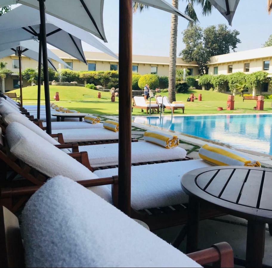 Hotel Trident Agra Agra  Zewnętrze zdjęcie Pool at the Four Seasons Hotel, Cairo