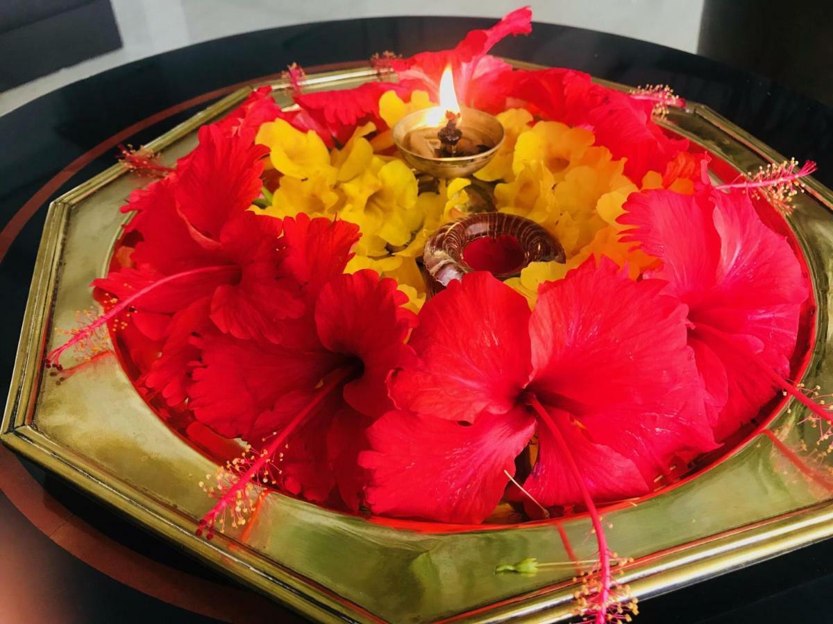 Hotel Trident Agra Agra  Zewnętrze zdjęcie A thali for the Hindu festival of Diwali